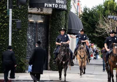 לוס אנג'לס נערכת לחגי תשרי: נוכחות משטרתית מוגברת סביב בתי כנסת ומוסדות יהודיים אחרים