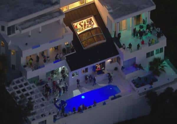 תקרית ירי קטלנית במהלך מסיבה באחוזה יוקרתית בלוס אנג'לס