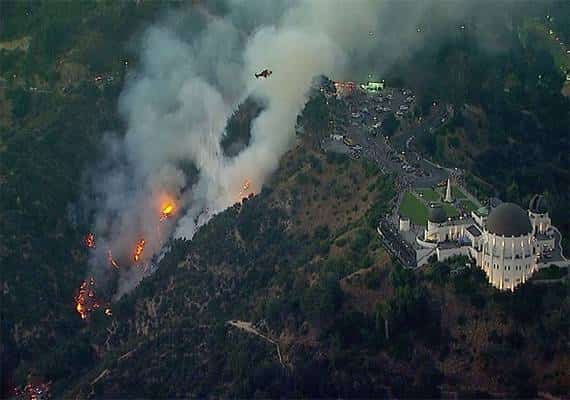לוס אנג'לס: שריפת ענק במהלך הלילה באתר תיירות מרכזי