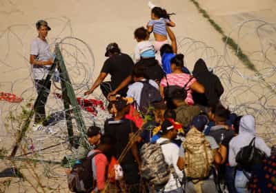 המירוץ לאזרחות: תוכנית ריאליטי חדשה מציעה למהגרים הזדמנות להפוך לאמריקאים