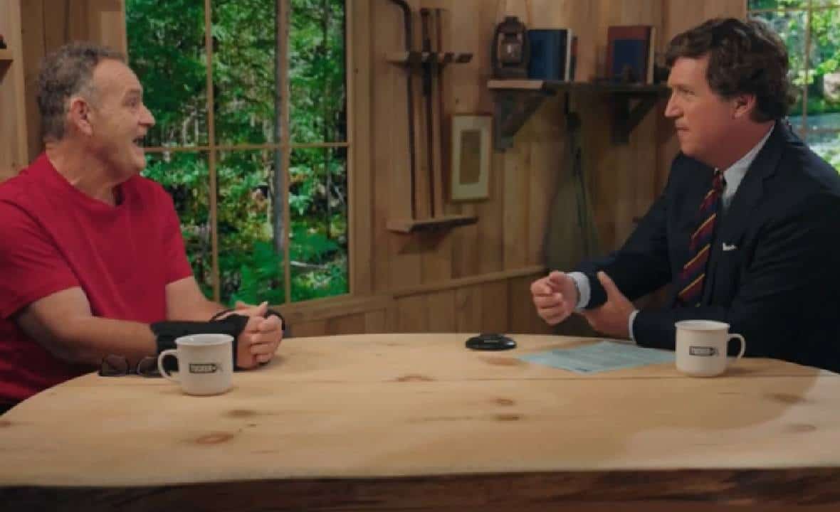 טאקר קרלסון מראיין את הגבר שקיים לכאורה יחסי מין עם הנשיא אובמה ‏בתוך לימוזינה בשנת 1999 בעודם משתמשים בקוקאין