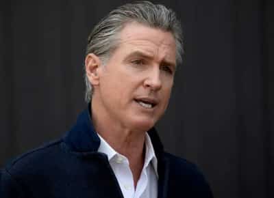 ניוסום מכריז מלחמה על טקסס במאבק על חלוקת המחוזות