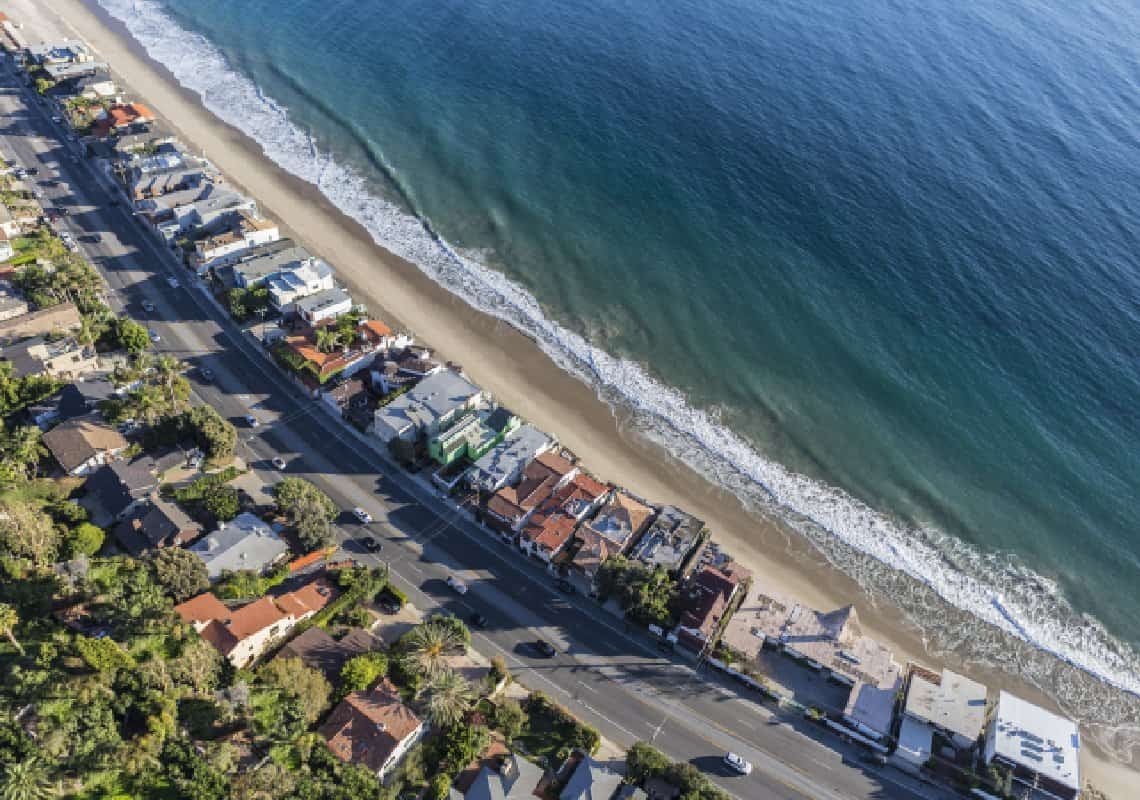 הביקוש לנדל"ן בדרום קליפורניה מזנק, אך חלק מהנכסים היקרים ביותר נותרים ריקים