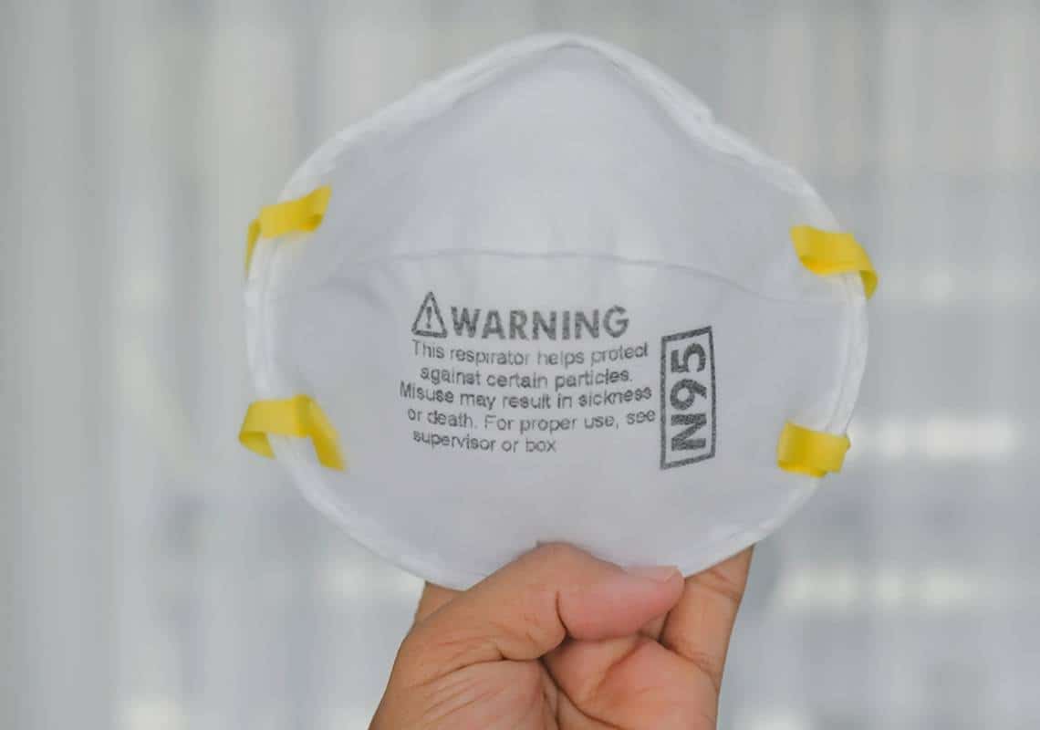 לא רק בדיקות ביתיות: ארה"ב מחלקת מאות מיליוני מסכות N95