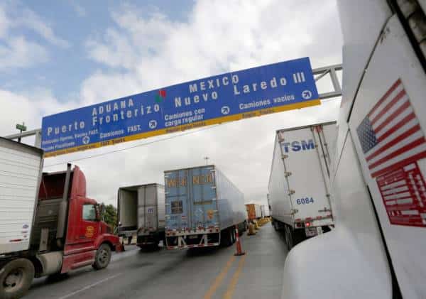 הממשל מבקש להטיל מכסי מגן על מוצרים ממקסיקו, חשש לפגיעה במאות אלפי משרות