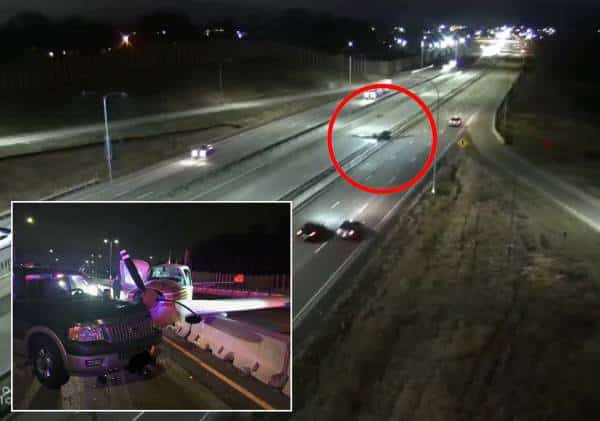 צפו בתיעוד: מטוס קל נוחת באמצע כביש מהיר