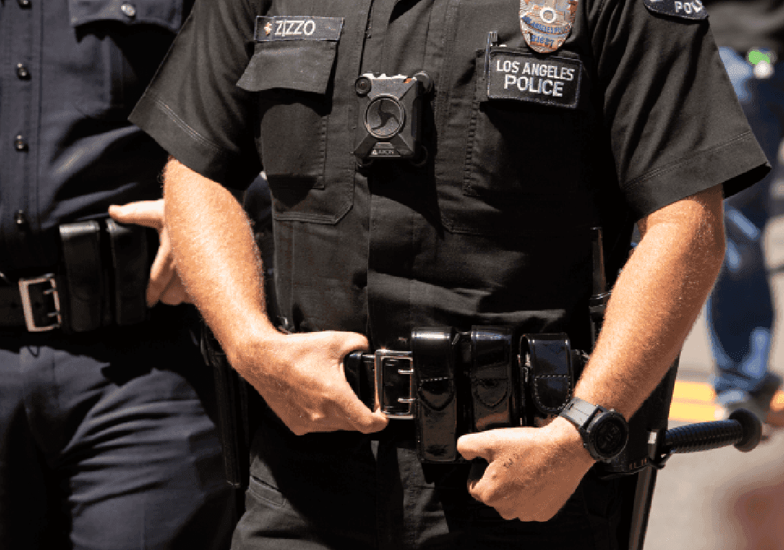 סערה ב-LAPD: פרטים ותמונות של שוטרים סמויים פורסמו באינטרנט 