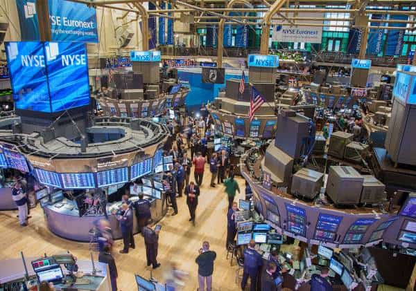 נחת למשקיעים: הדאו ג'ונס זינק ביותר מאלף נקודות, מגמת התאוששות נרשמה בבורסה