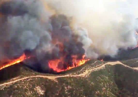 12 שריפות שהובילו למותם של 44 בני אדם נגרמו בשל תשתית חשמל גרועה של PG&E