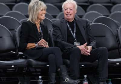 היסטוריה באקדמיה האמריקאית: מייסד נייקי תורם 2 מיליארד דולר למאבק בסרטן