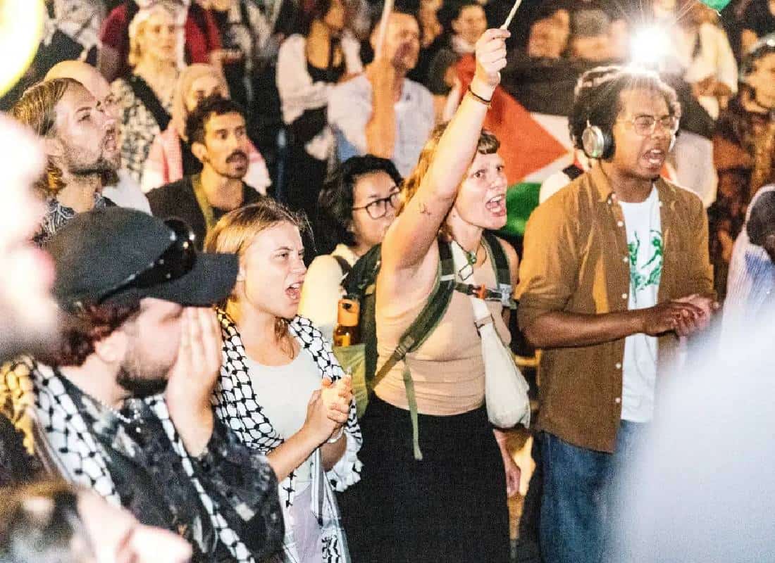 גרטה טונברג היא "אנטישמית השבוע" 