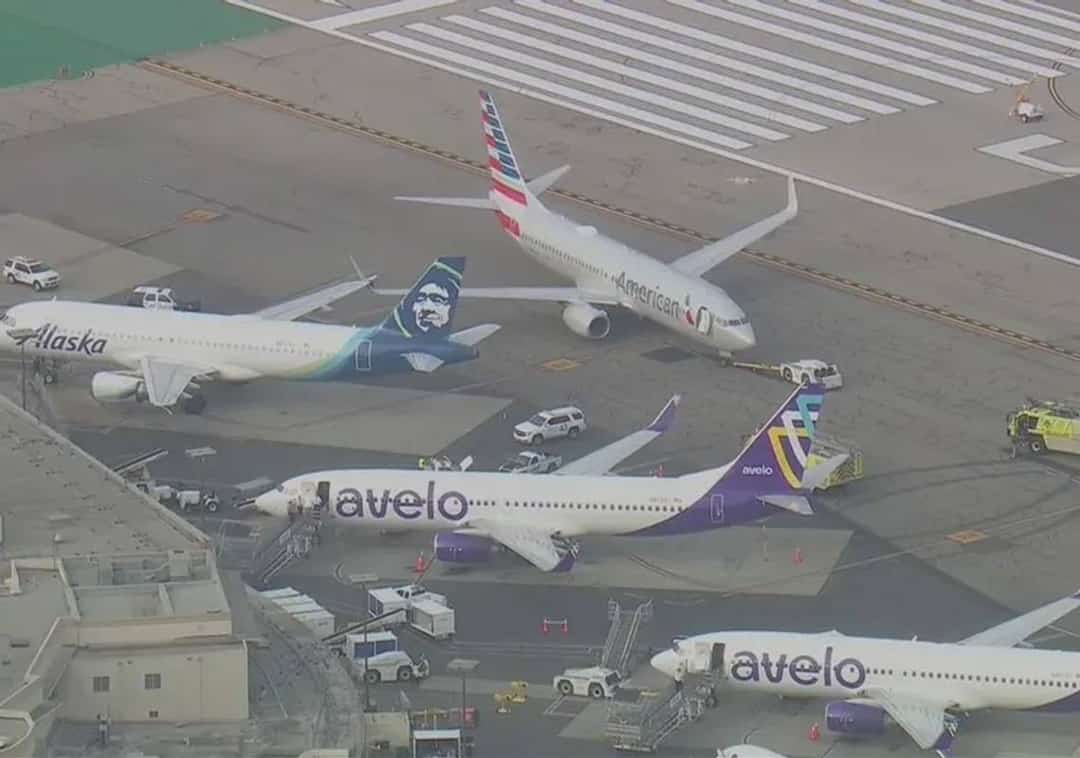 שיבושים נרחבים בנמה"ת בורבנק: מטוס שנגרר פגע במטוס חונה