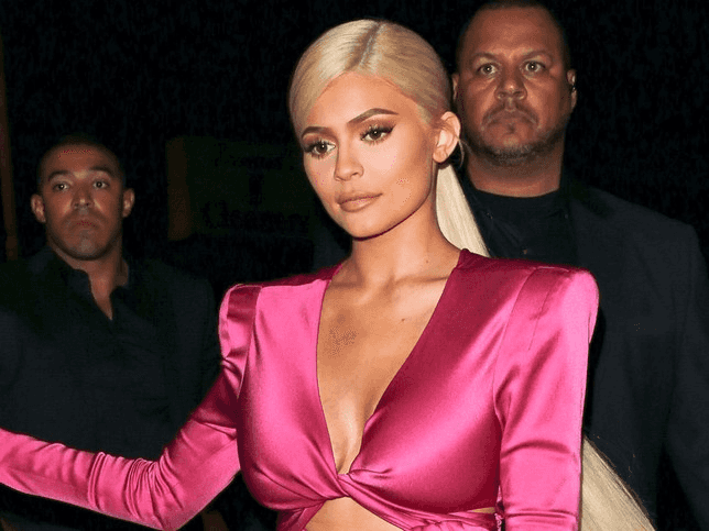 קיילי ג'נר חוגגת יום הולדת 21 עם מתנות במאות אלפי דולרים