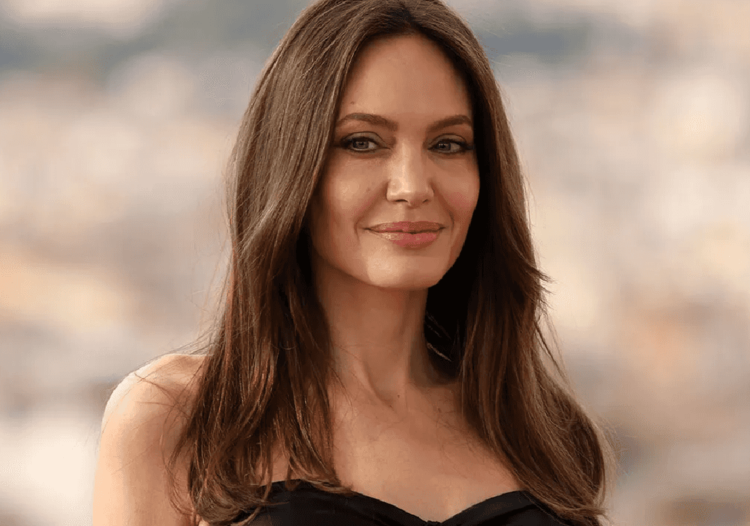 התקופה האפלה של אנג'לינה ג'ולי – שפנתה לרוצח שכיר כדי לשים קץ לחייה