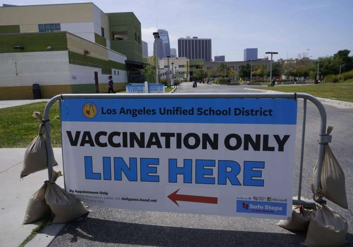 לוס אנג'לס מאריכה את שעות הפעילות של תחנות החיסונים, ניתן להגיע בלי לקבוע תור