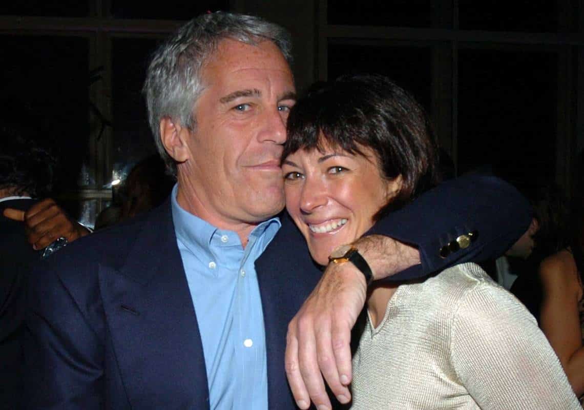 גיליין מקסוול ממשיכה להסתבך: צעירה נוספת טוענת שנפלה קורבן ל"מאדאם של ג'פרי אפשטיין"