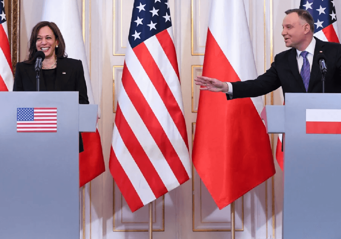 האריס צחקה בנאומה על המלחמה באירופה - וספגה גינויים חריפים: "טרגדיה אם היא תזכה בנשיאות"