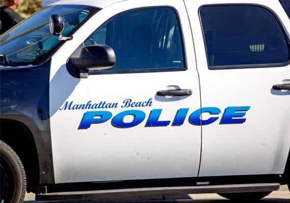 לוס אנג'לס: אלמוני חשף את עצמו בפני תלמידה ששבה מהלימודים