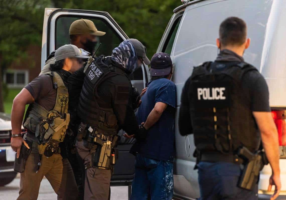 מהפכה בהגירה: שינוי חדש במדיניות גירוש שוהים בלתי חוקיים מאדמת ארצות הברית