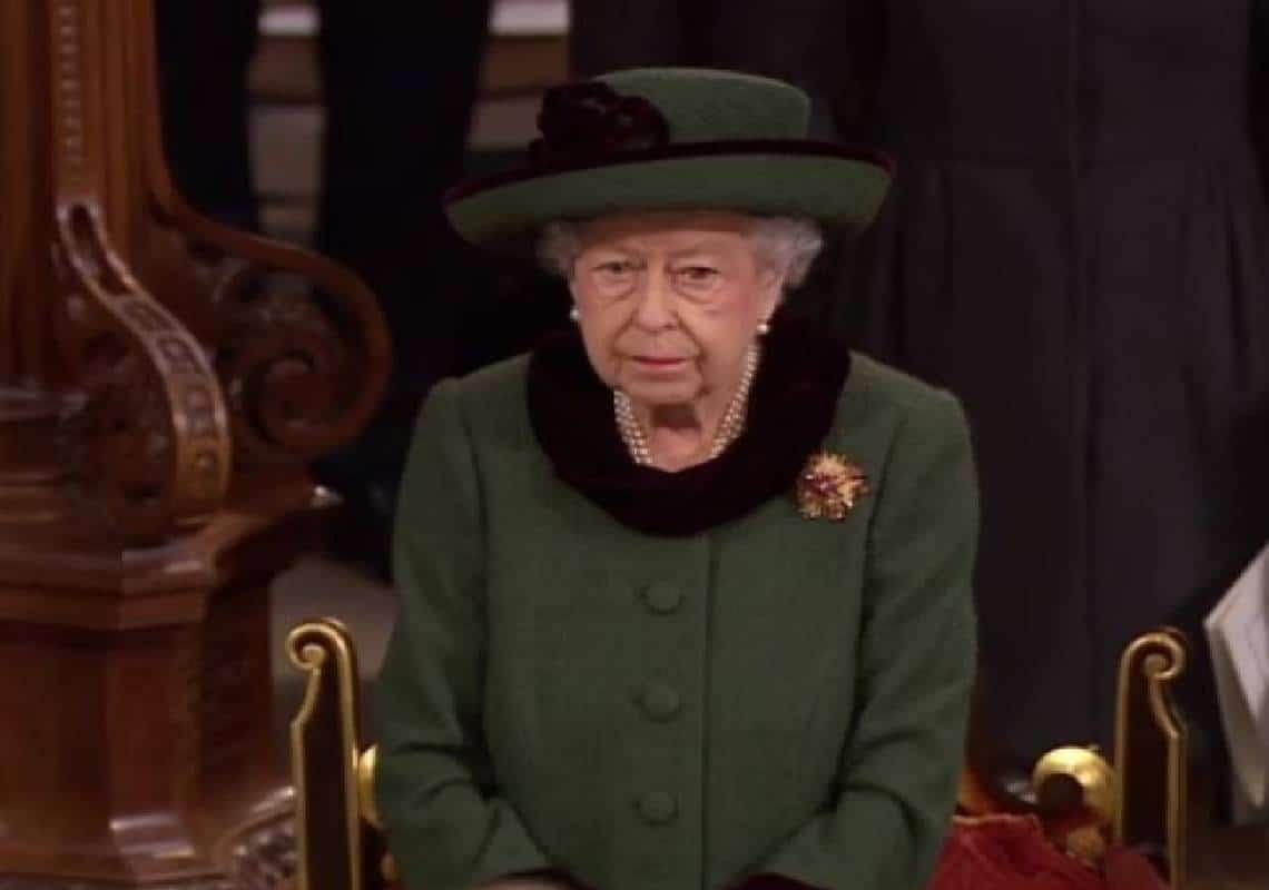 מקורב לבית המלוכה חושף: ״המלכה אליזבת סובלת מתשישות לאחר הקורונה״