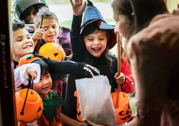 תשכחו מחלוקת ממתקים לילדים: תושבי לוס אנג'לס מתבקשים להיערך לקראת האלווין במתכונת שונה במיוחד 