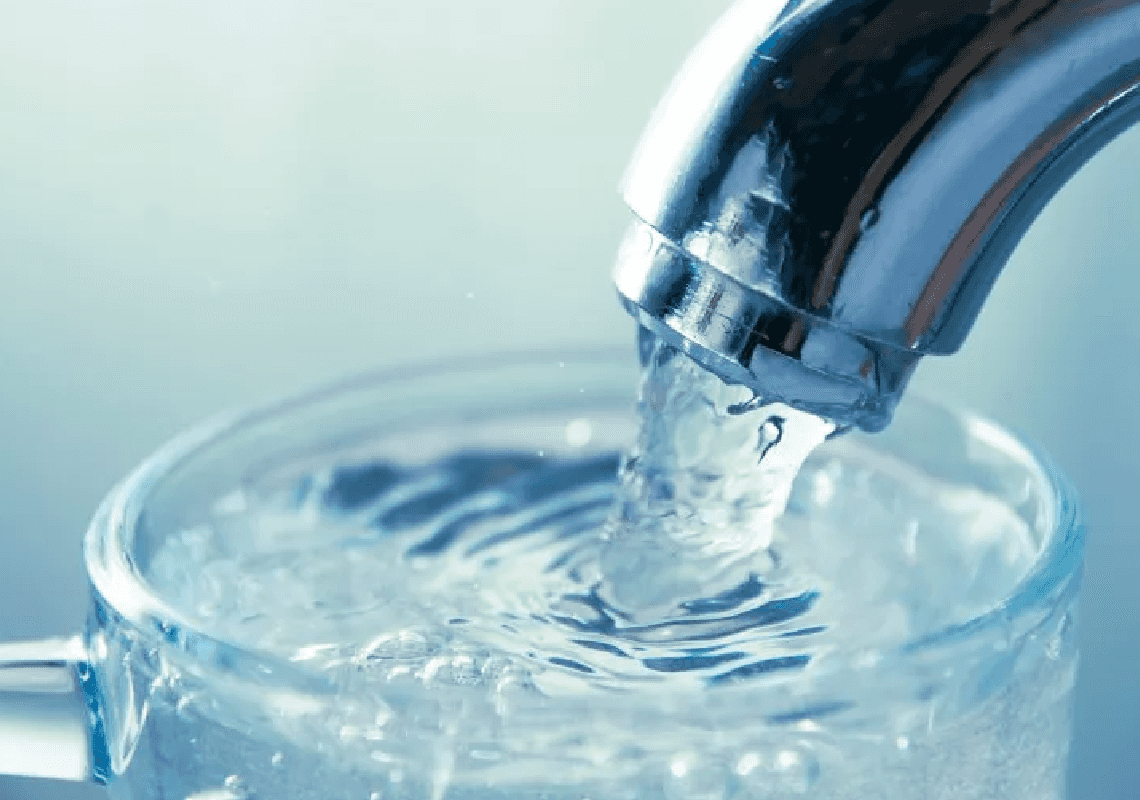 אחרי התגלית המדאיגה בקליפורניה: ממשל ביידן פרסם את תוכנית מי השתייה החדשה