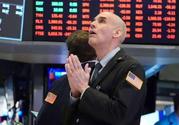 אפקט הידבקות טראמפ בקורונה: הבורסה בניו יורק צוללת