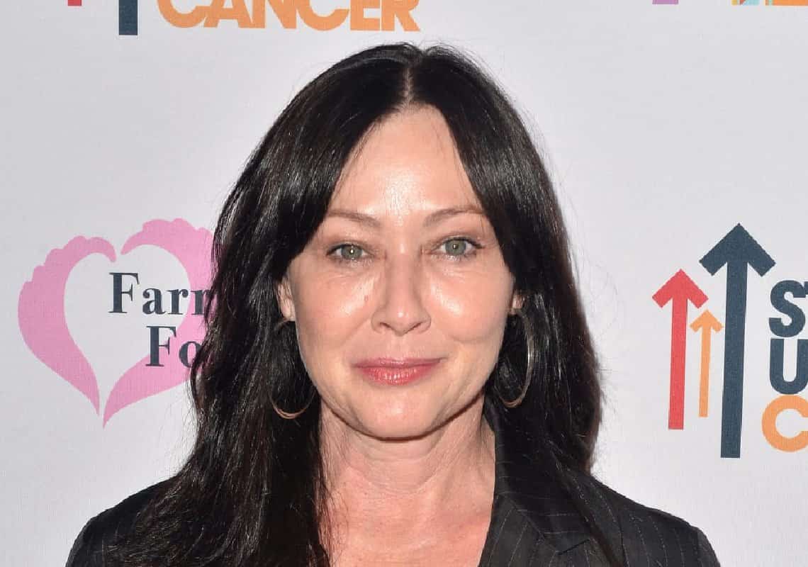 כוכבת "בוורלי הילס 90210" תוקפת את ארגון השחקנים: ״נוטשים אותנו ברגע שאנחנו חולים״