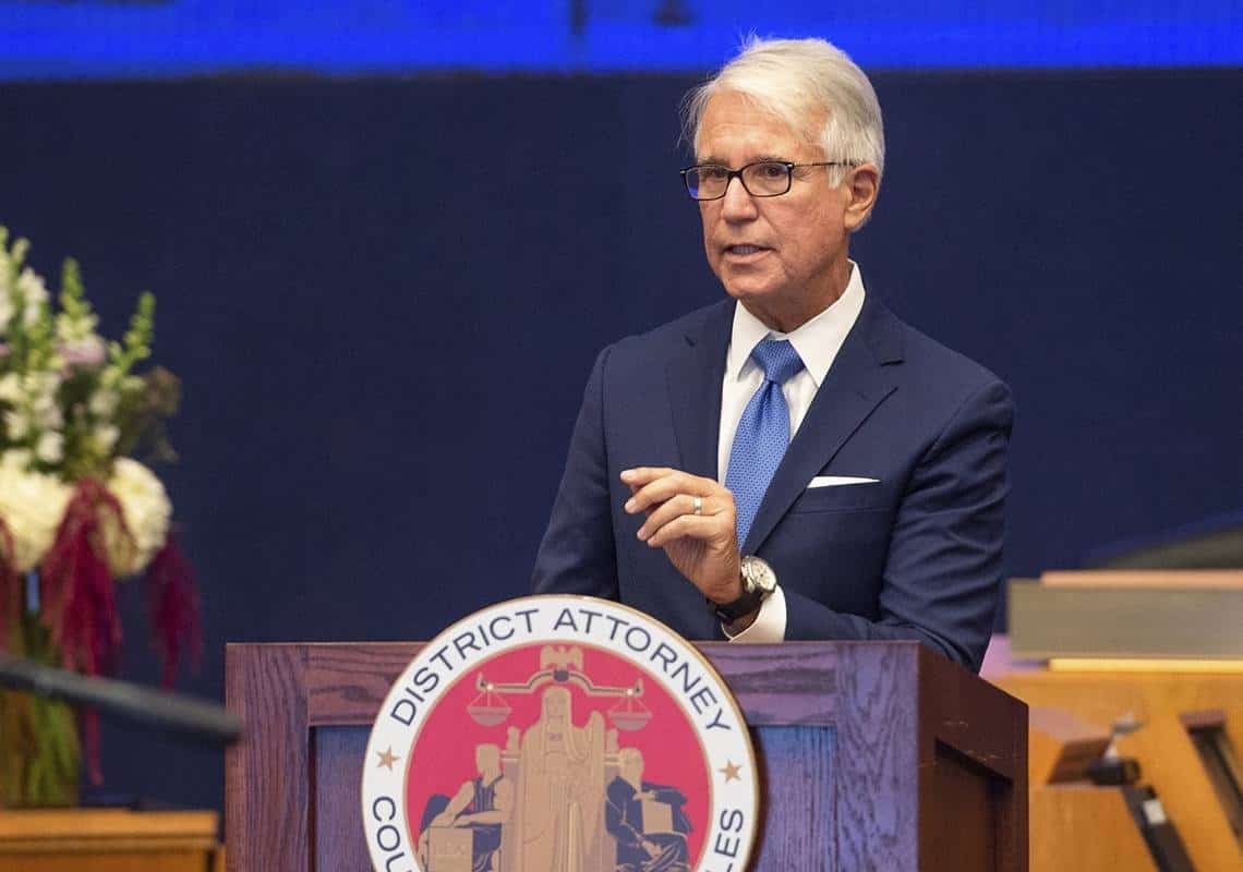 "מדיניותו מחזירה עבריינים לרחובות": גוברים הקולות הקוראים להדיח את התובע הראשי בלוס אנג'לס