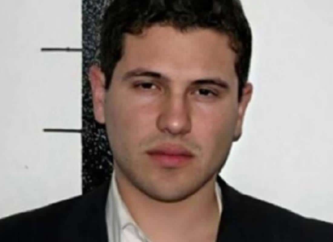 במנהרות ובצללים: המרדף המתמשך אחר בנו של אל צ'אפו, ברון הסמים המבוקש ביותר במקסיקו