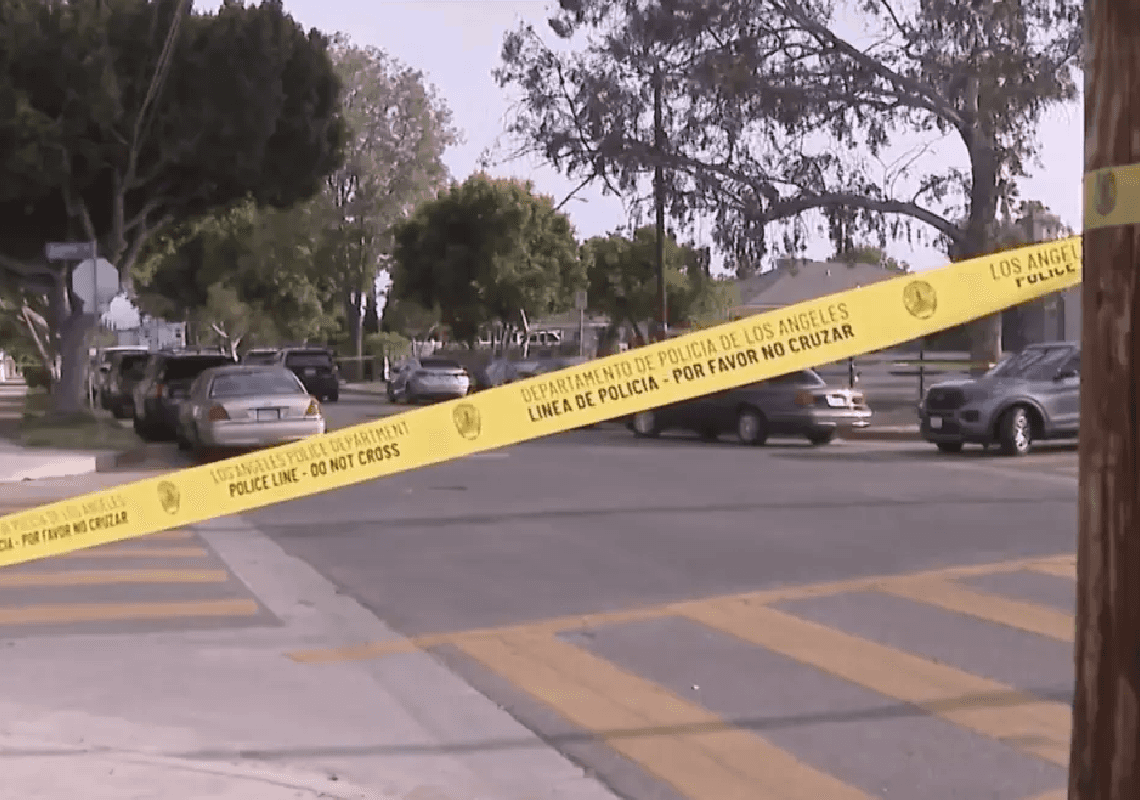 אירוע קשה בצפון הוליווד: אישה נרצחה בדקירות, הגבר נורה למוות על ידי המשטרה