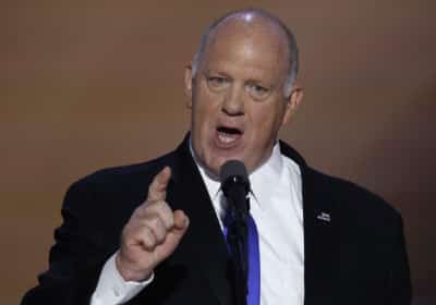 קריסטי נואם בחוץ? טראמפ שולח את צאר הגבולות שלו לנהל את המהומות במיניאפוליס