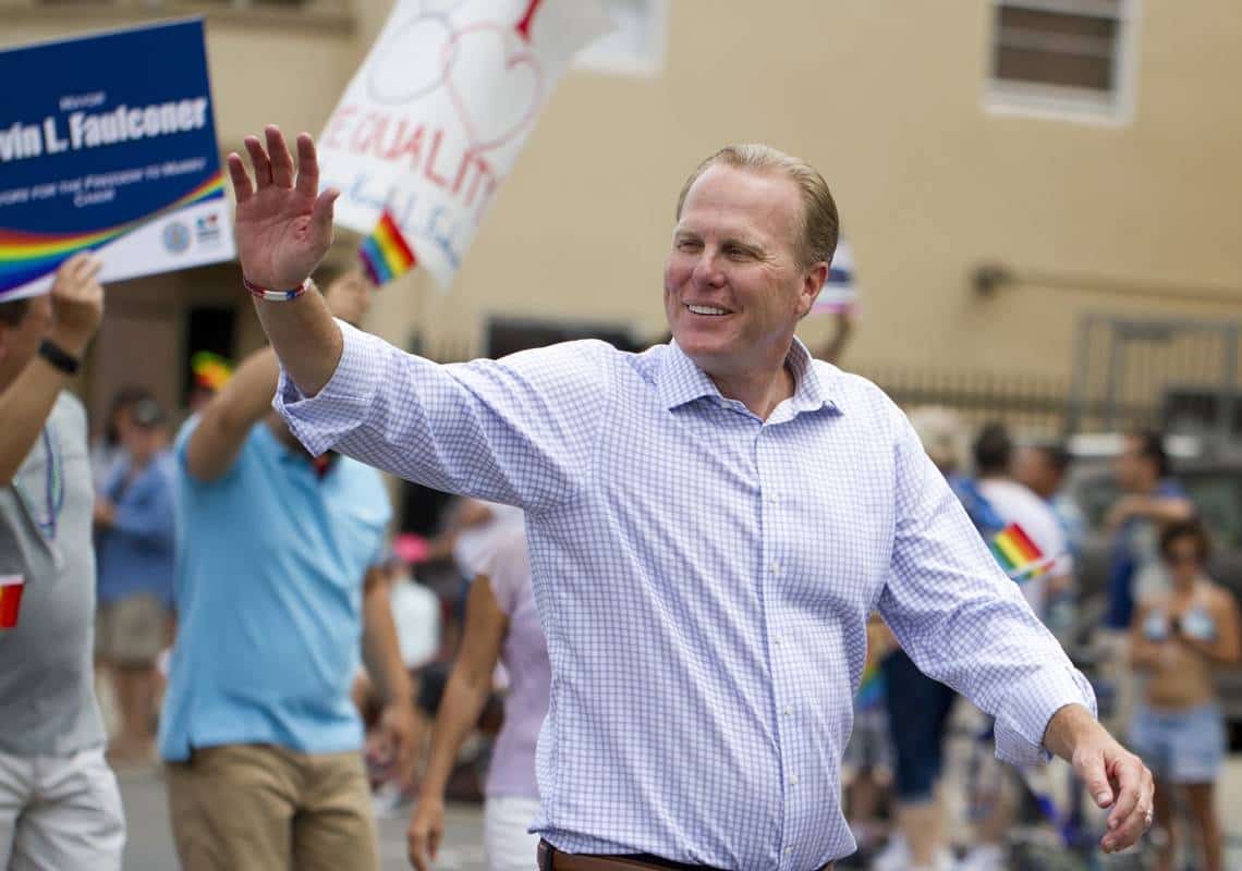 קליפורניה בדרך למהפך? ראש העיר הרפובליקני הכריז על מועמדותו לתפקיד מושל המדינה