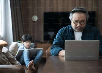 מהפכת העבודה מהבית מתהפכת: דווקא עובדים מבוגרים ובעלי מוגבלויות מובילים את המגמה