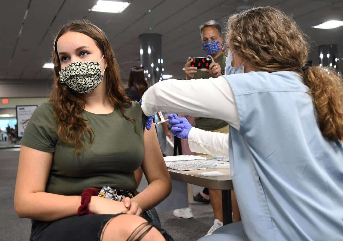 קליפורניה: הצעת חוק חדשה תאפשר לבני נוער להתחסן ללא הסכמת ההורים