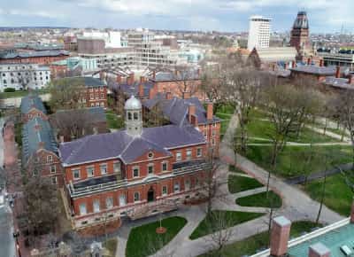 משרד החוץ מרחיב את הסנקציות על הרווארד: כל בעלי הויזות הקשורים לאוניברסיטה תחת חקירה