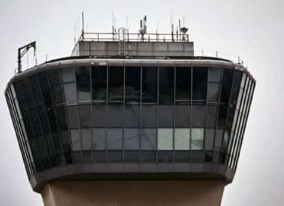 מהפך במדיניות טראמפ: רשות התעופה רוצה להביא מהגרים מיומנים לבקרת תעופה