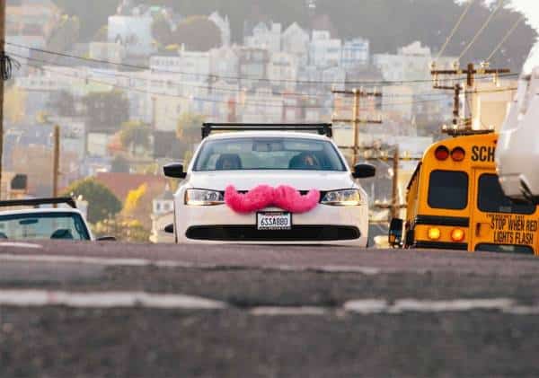 סן פרנסיסקו: הוגשה הצעת חוק שעלולה לייקר את הנסיעות באובר וליפט