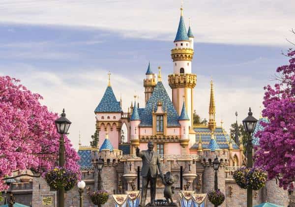 מחירי הכניסה לדיסנילנד זינקו באלפי אחוזים מאז פתיחתו