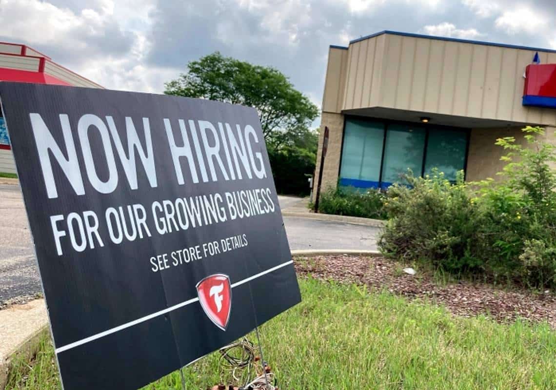 850 אלף משרות נוספו למשק האמריקאי, כמות המובטלים ירדה לשפל של יותר משנה