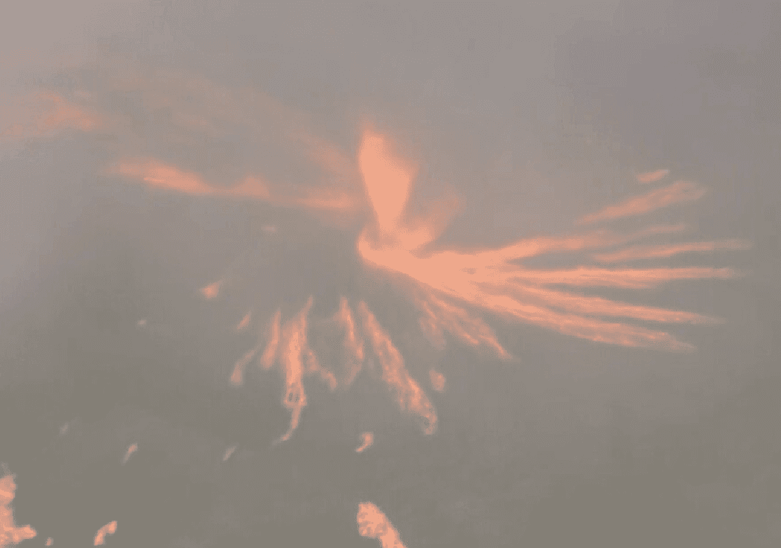 תיעוד מדהים: טורנדו אש בהרי לוס אנג'לס