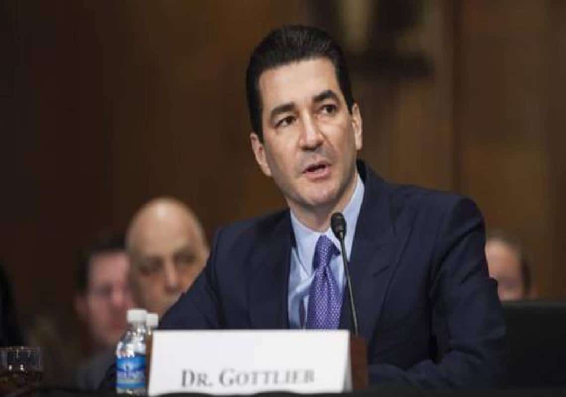 ראש ה-FDA לשעבר מגיב למחקר הישראלי פורץ הדרך בהצהרה דרמטית: "יש לכלול חסינות טבעית במדיניות הממשל"