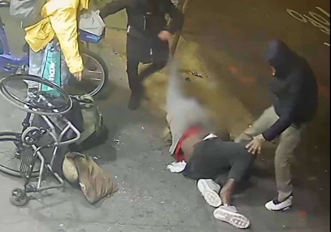 ניו יורק: גבר בכיסא גלגלים הותקף ונשדד בברונקס