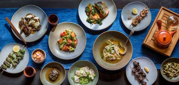 סן פרנסיסקו: איפה עוד, פרט למסעדת Onsen, אפשר למצוא רחצה באמבט חם וארוחת גורמה לאחריה?