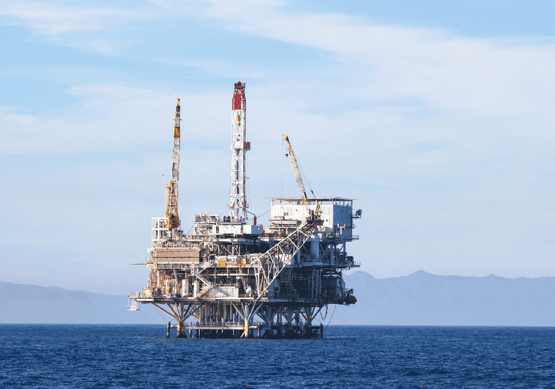 דליפת נפט גדולה אל מול חופי קליפורניה – אלפי חביות נשפכו למים