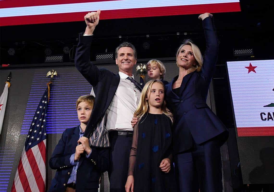 קליפורניה: 2 ילדיו של המושל אובחנו כחיוביים לקורונה