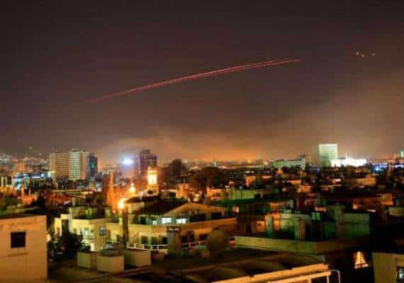 "המשימה הושלמה": ארצות הברית, בריטניה וצרפת תקפו בסוריה מתקני נשק כימי