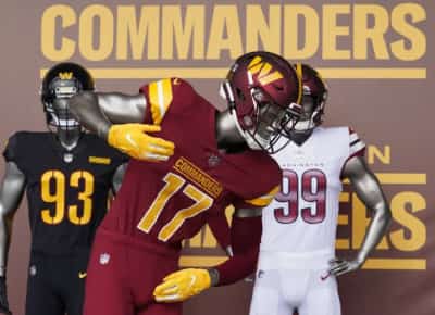 טראמפ מאיים להפסיק בניית אצטדיון של 700 מיליון דולר אם קבוצת וושינגטון לא תחזור לשם רדסקינס