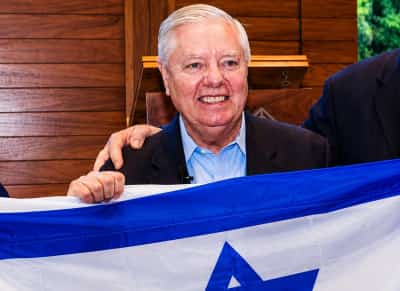 חוץ מזה שהיה עייף – הוא היה בסדר: הימים האחרונים של לינדזי גרהאם, האיש שנשבע להיות עם ישראל עד יומו האחרון
