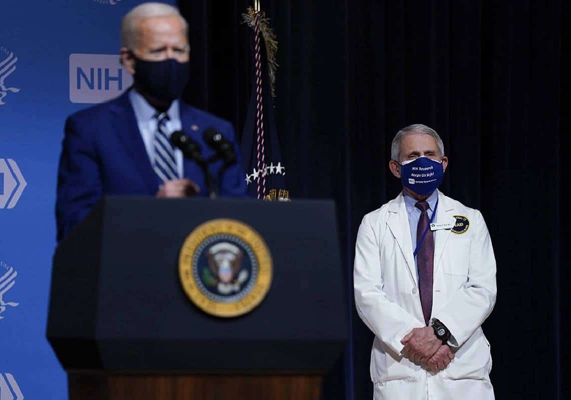 דיווחים: בסביבת ביידן שוקלים להעניק חנינה לד"ר אנתוני פאוצ'י